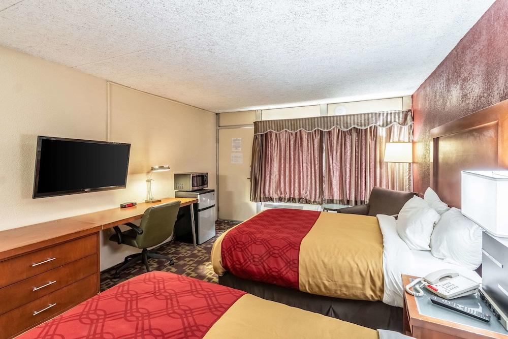 Econo Lodge Zanesville Downtown photo 12