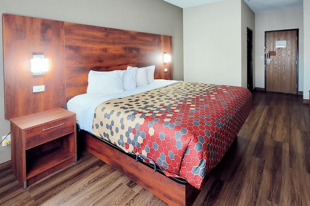Econo Lodge Fargo - West Acres photo 1