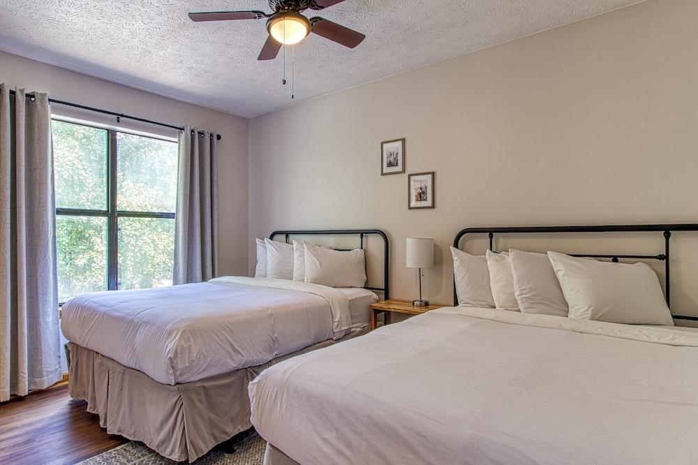Pinecrest Townhomes-1K2Q- Renovated photo 17