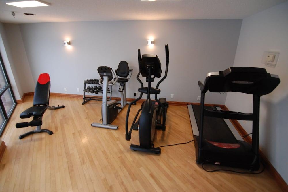 Express Suites Riverport Inn & Suites photo 7