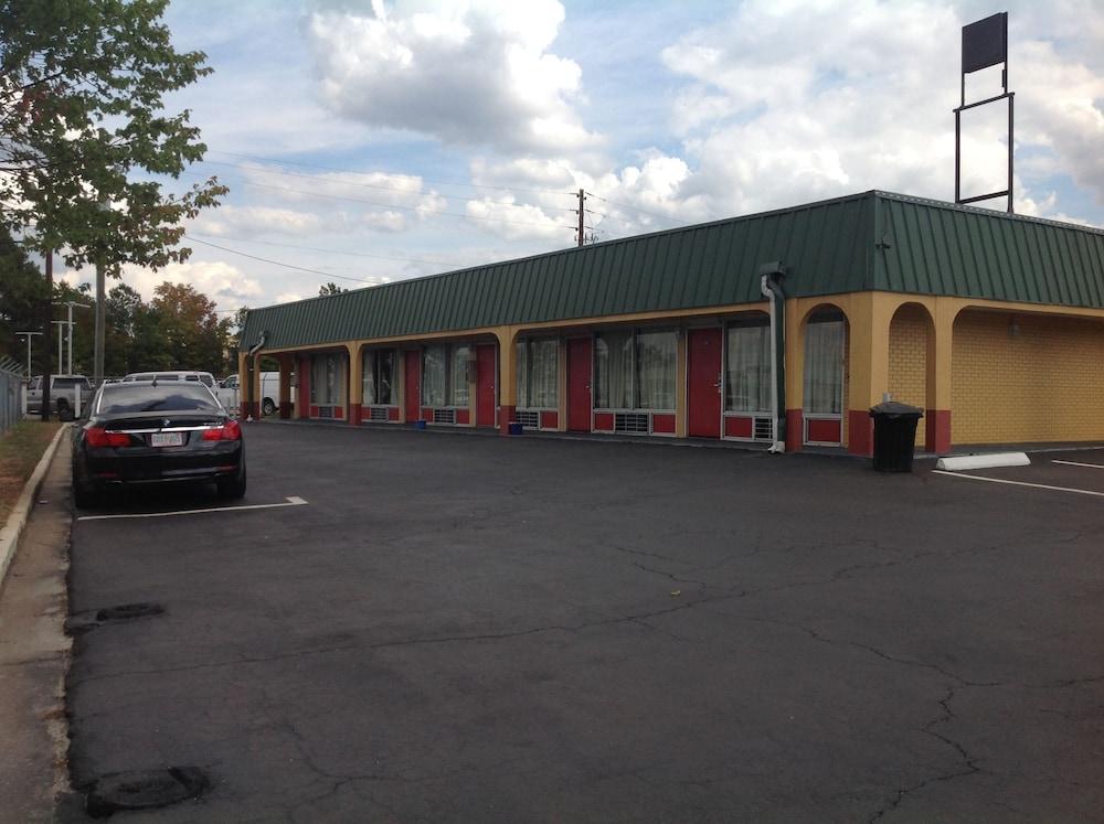 Budget Inn photo 11