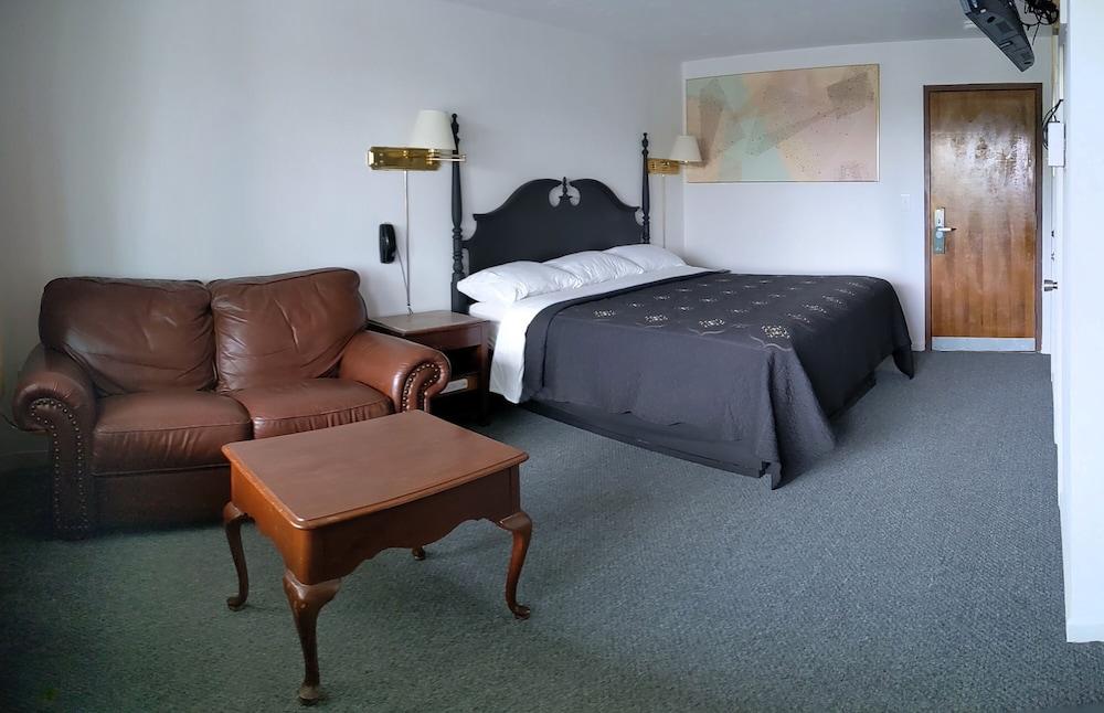 South Side Inn - Burlington photo 13