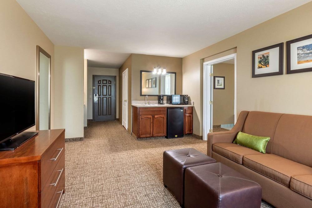 Comfort Inn & Suites El Centro I - 8 photo 26