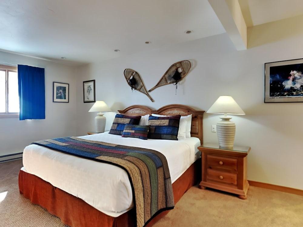 The Timberline Condominiums photo 18