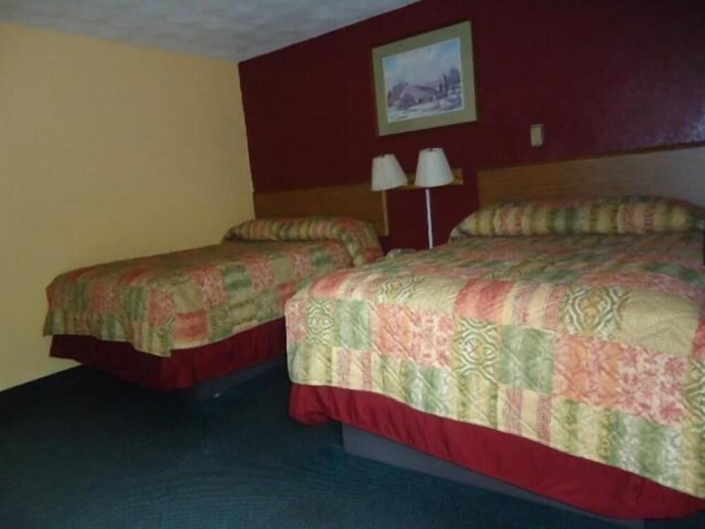 Relax Inn Elmira photo 11