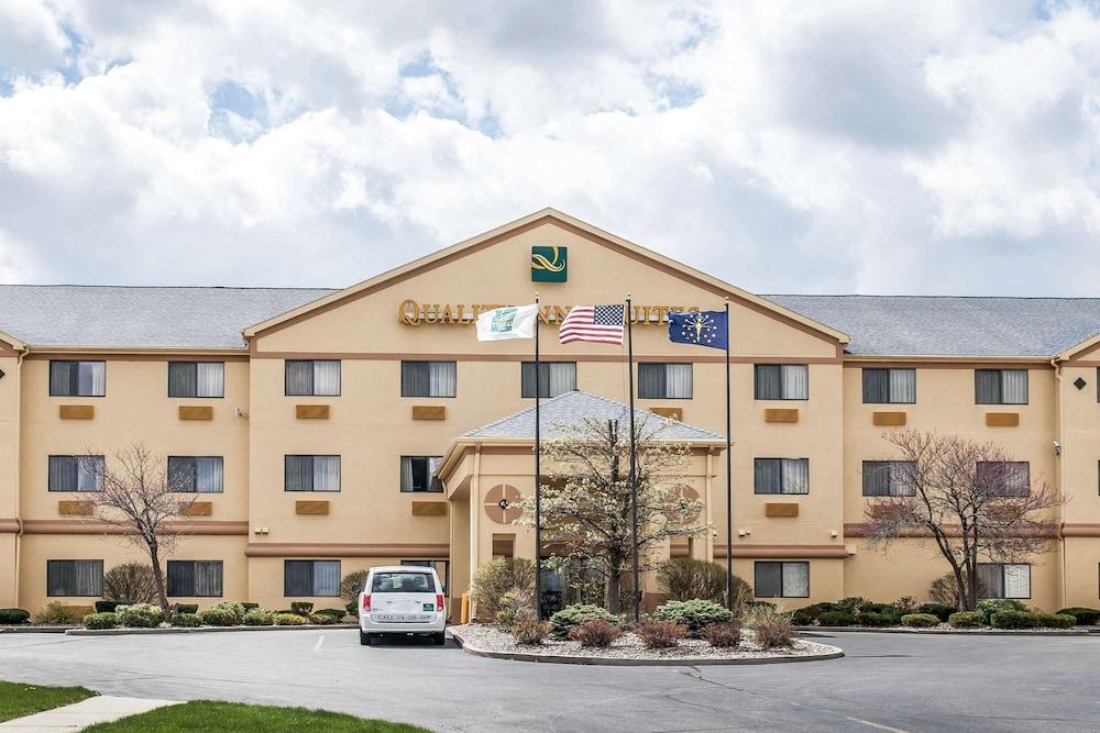 Quality Inn & Suites South Bend Airport photo 1