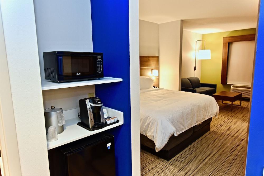 Holiday Inn Express & Suites Perryville by IHG photo 5