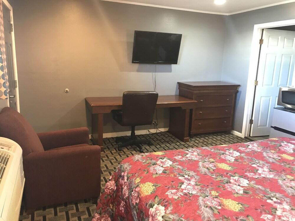 Economy Inn Motel photo 9