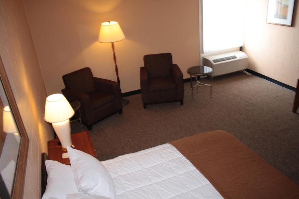 Sunlac Inn photo 25