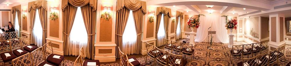 Hotel Plaza Athenee photo 57