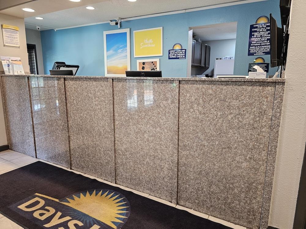 Days Inn by Wyndham College Park Airport Best Road photo 20