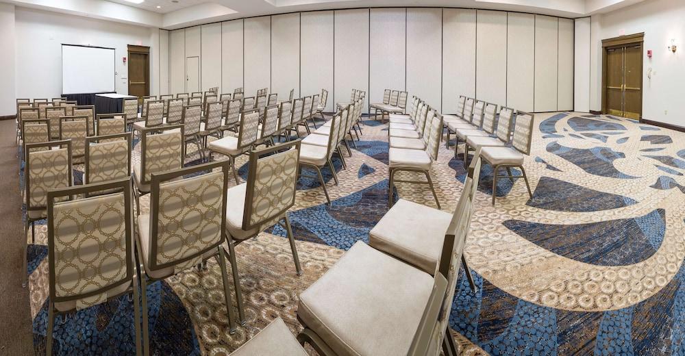 DoubleTree by Hilton Boston - Milford photo 57
