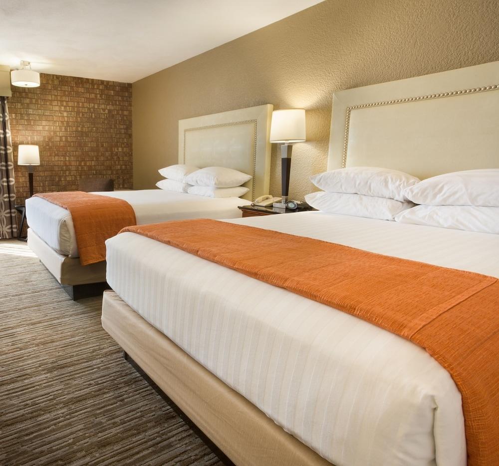 Drury Inn & Suites Austin North photo 5