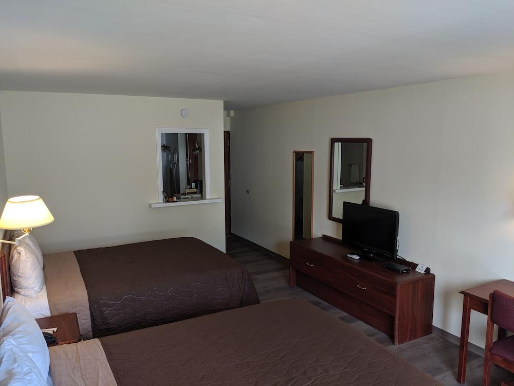 Western Inn and Suites photo 10