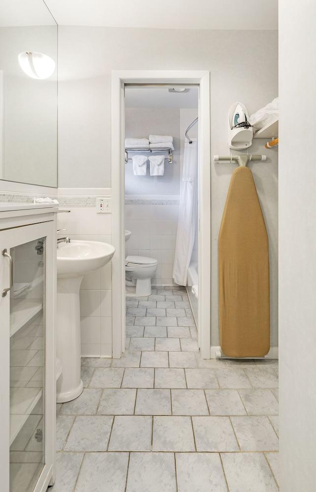 East Hampton House Resort photo 76