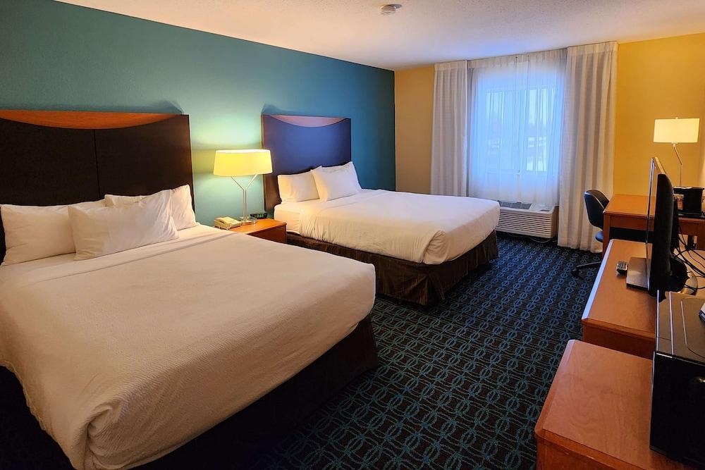 AmericInn by Wyndham St. Cloud MN Shopping Area photo 13