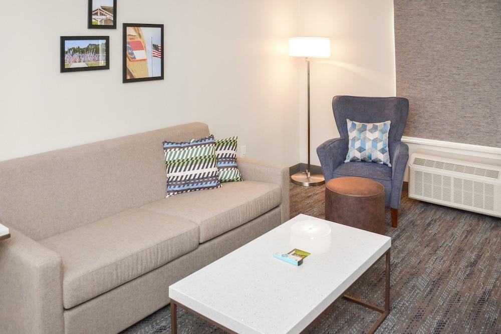 Four Points by Sheraton Fayetteville Fort Bragg photo 14