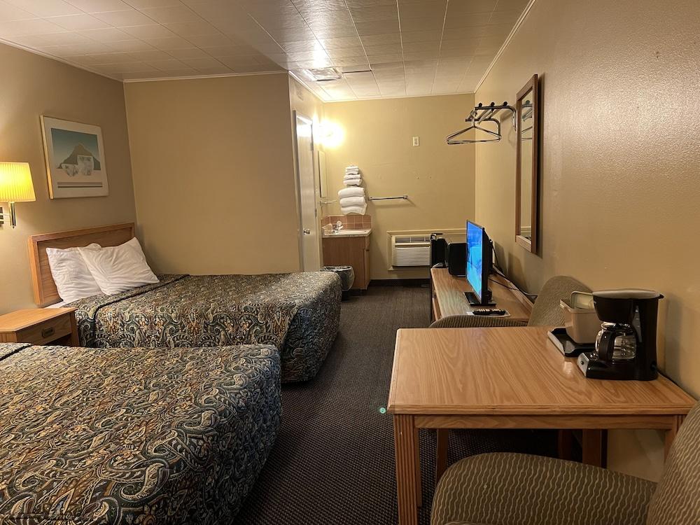 Silver Spur Motel photo 10