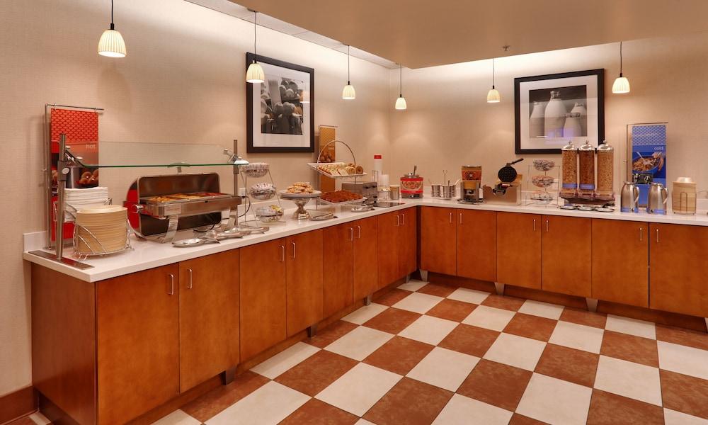 Hampton Inn & Suites Orem photo 37