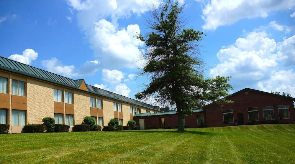 Baymont by Wyndham Richmond KY photo 86