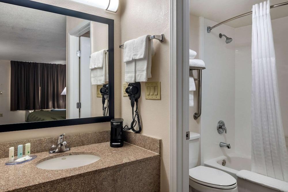 Quality Inn McDonough Atlanta South photo 17