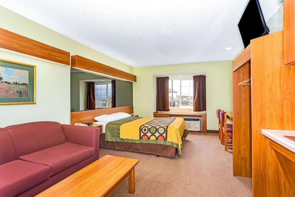 Super 8 by Wyndham Parker/SE Denver Area photo 9