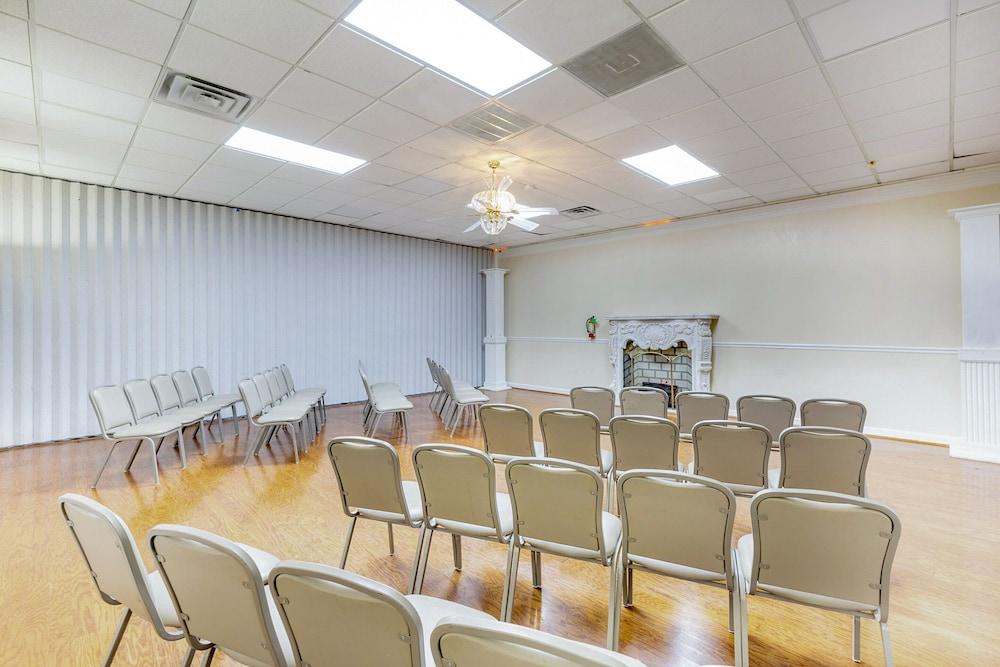 OYO Hotel Baton Rouge - Mead Rd Louisiana photo 9