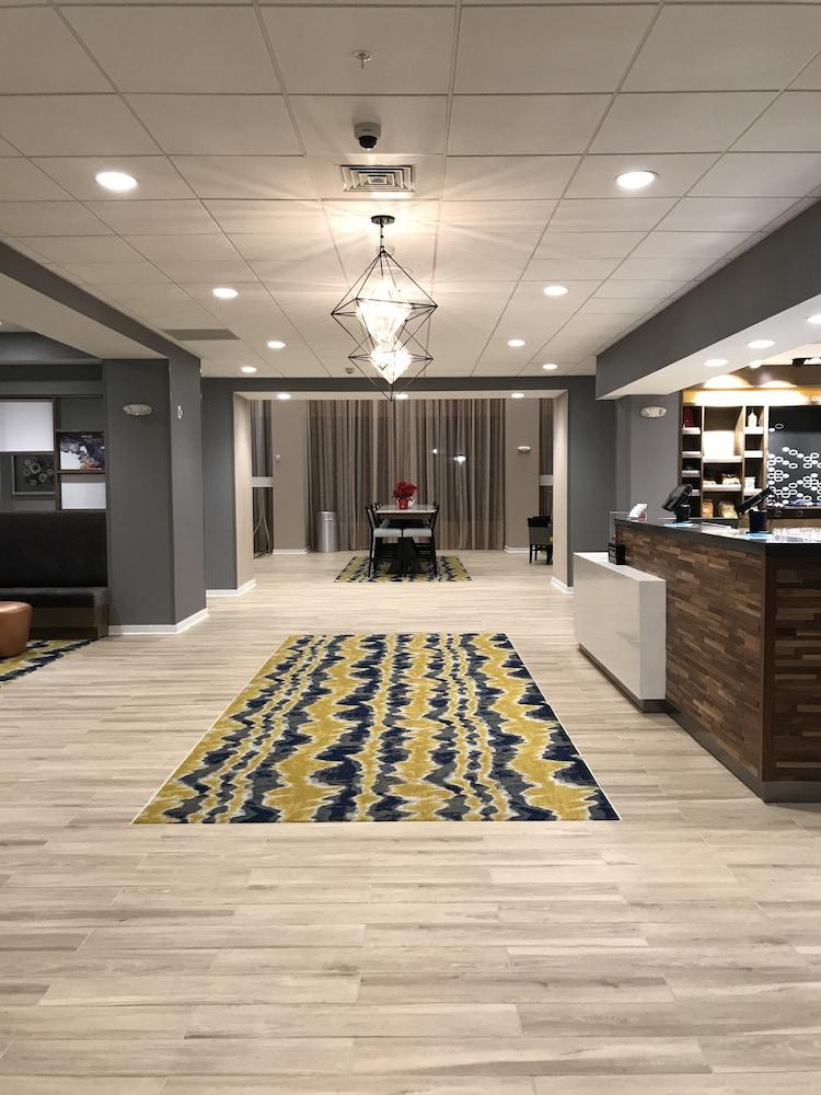 Hampton Inn & Suites Columbia Killian Road photo 2