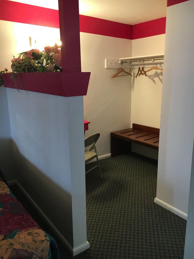 Travel Inn Motel photo 27