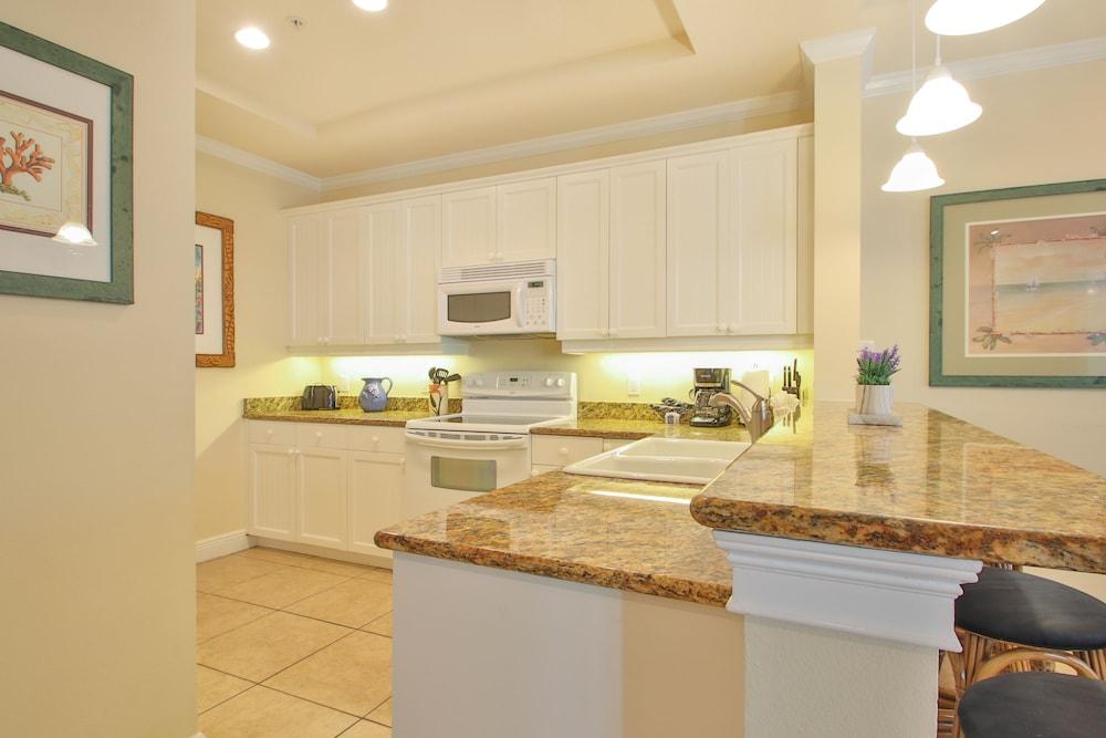 Tortuga Inn Beach Resort photo 41