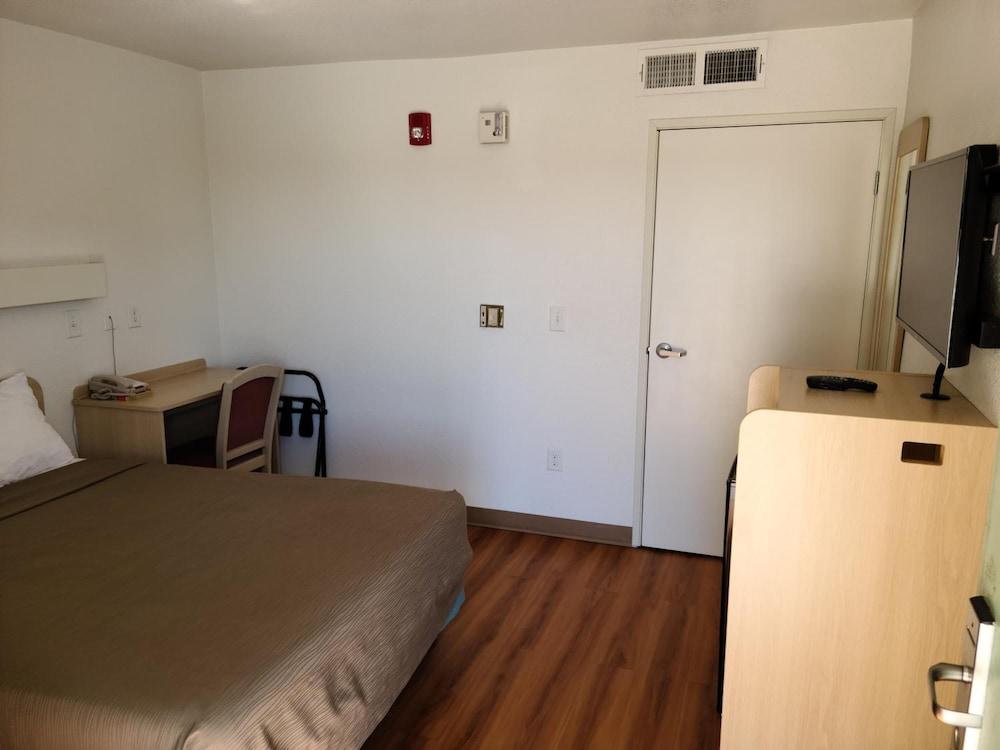 Motel 9 Las Cruces photo 6
