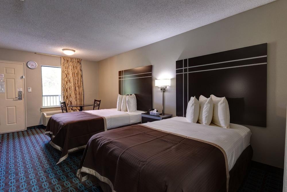 Deluxe Inn Fayetteville - I-95 Exit 49 photo 12