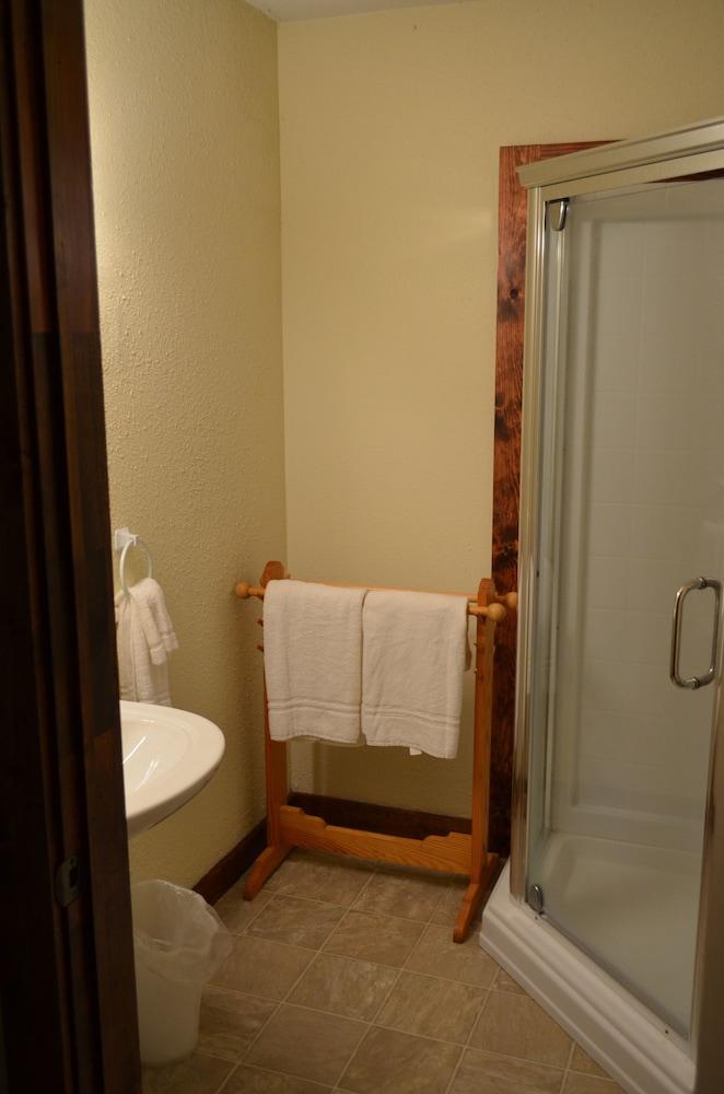 Foggy Mountain Lodge photo 72