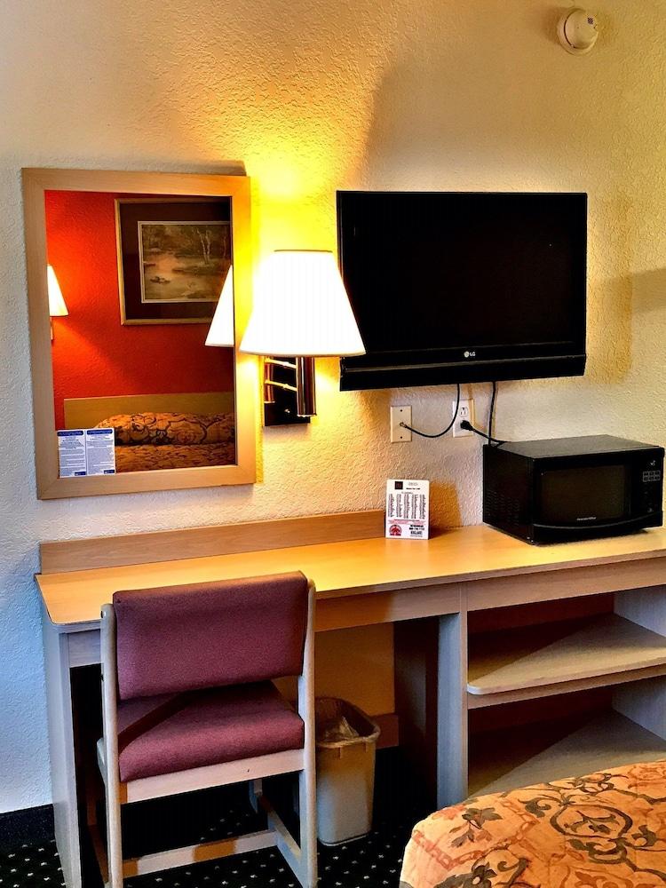 QC Stay Inn photo 9