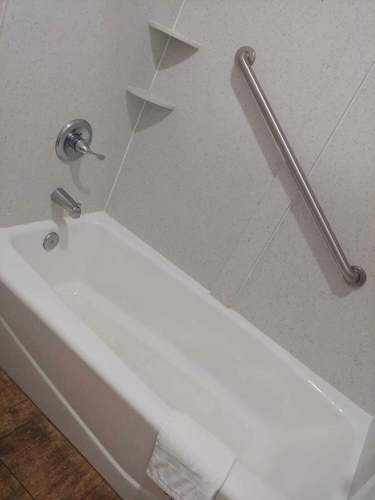 Budgetel Inn & Suites photo 6