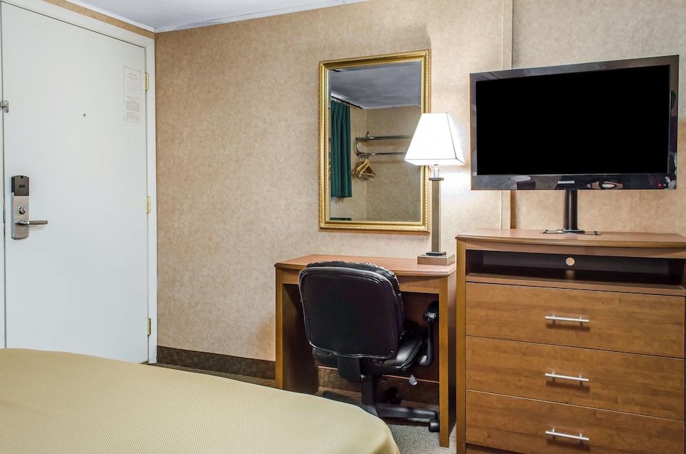 Econo Lodge Bellefonte I-99 photo 21