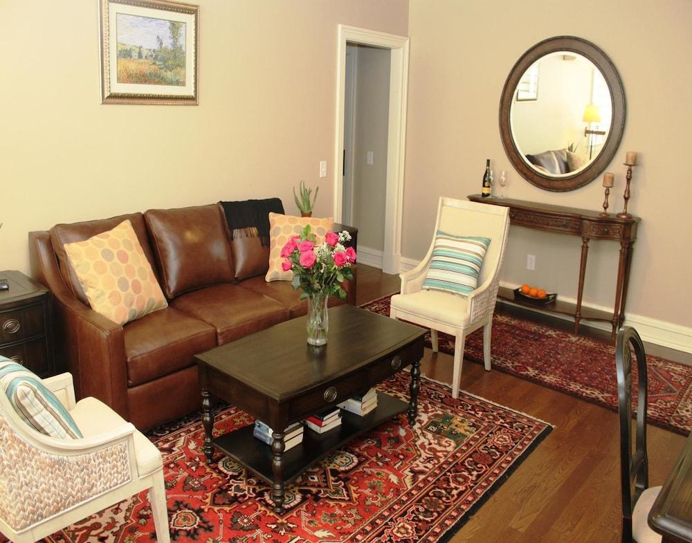 Guesthouse at Norwalk Inn photo 23