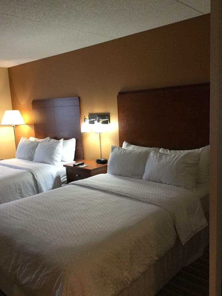Radisson Hotel Detroit Metro Airport photo 7