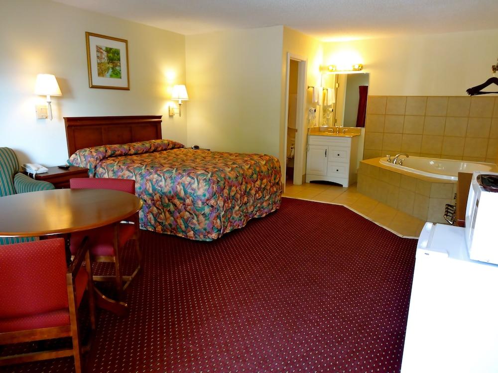 Whispering Pines by Hotel O Whitestone VA photo 3