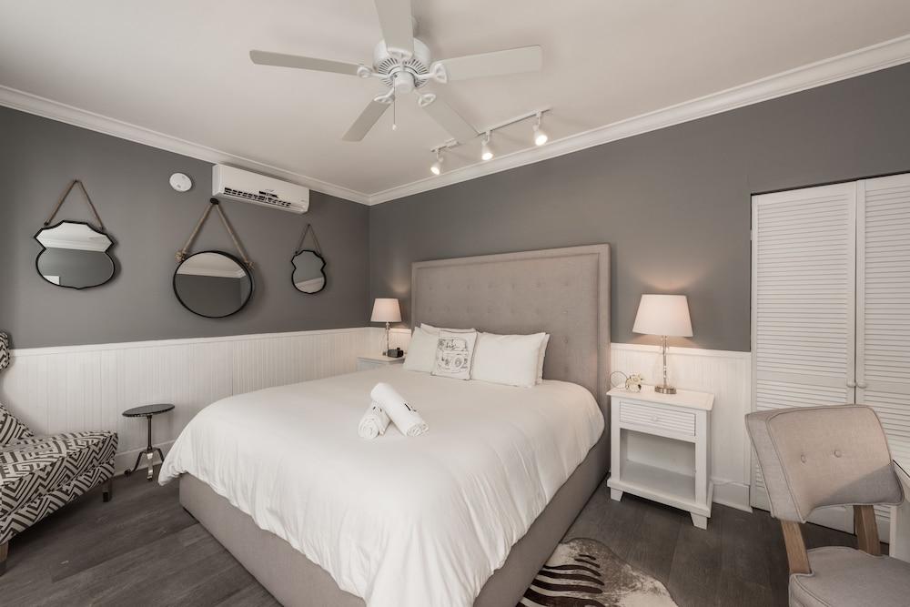 Alexanders Guesthouse - Adult Exclusive, LGBTQ Friendly photo 18