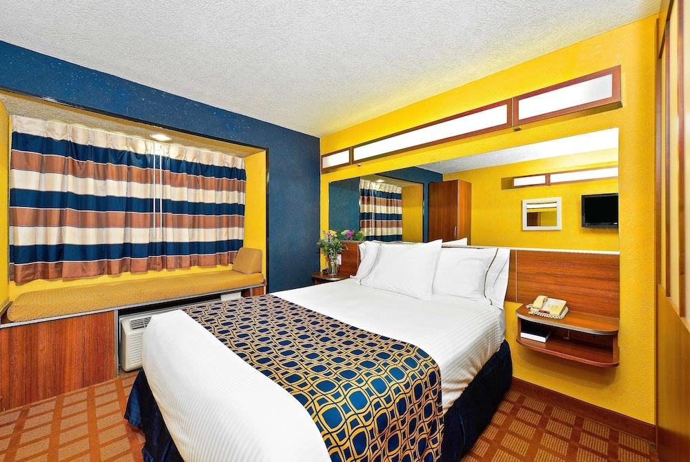 Microtel Inn & Suites by Wyndham New Braunfels photo 4