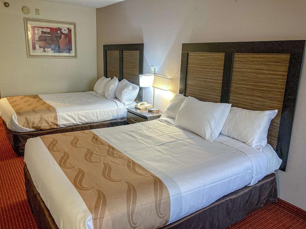 Motel 6 Elkhart, IN photo 7