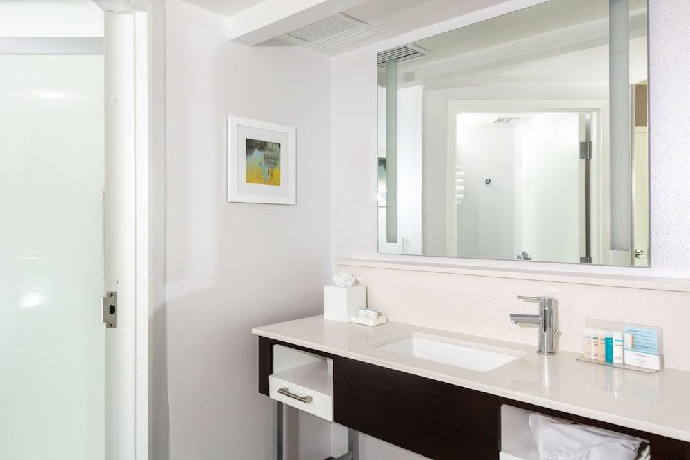 Hampton Inn & Suites Arlington Crystal City DCA photo 20