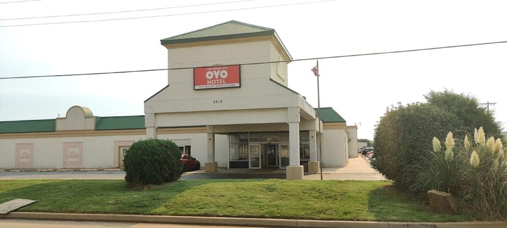 OYO Hotel Oklahoma City South I-35 and SE 29th photo 11