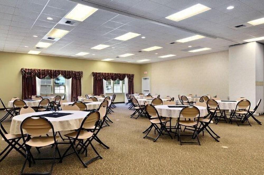 Stay Beyond Inn & Suites photo 20