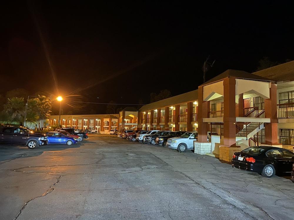 Budget Inn of Jasper photo 9