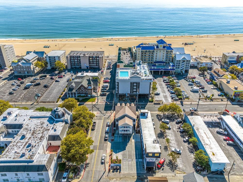 Beach Bum Inn photo 42