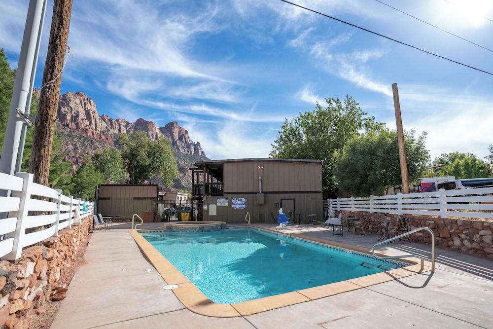 Petty Ranch Inn photo 2