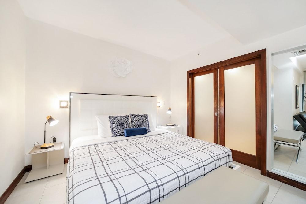 Strand Ocean Drive Suites photo 4