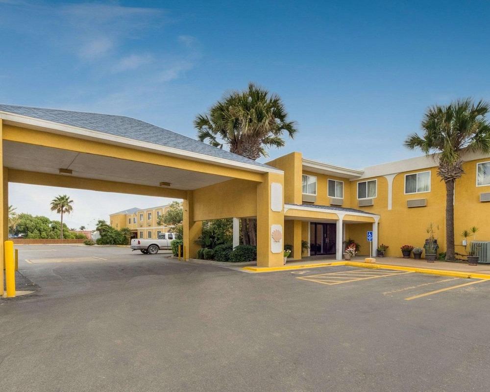 Quality Inn & Suites Corpus Christi Beachside photo 17